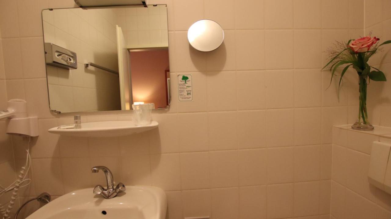 Hotel Wahlster Sarrebruck Extérieur photo